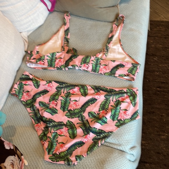 4X Waist 22” stretches to 28. 9”rise New never worn. Rosegal. New without tags. - Picture 9 of 10